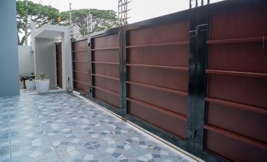 FOR SALE: Elegant 4-Bedroom Home in The Orchard Golf and Country Club, Dasmariñas
