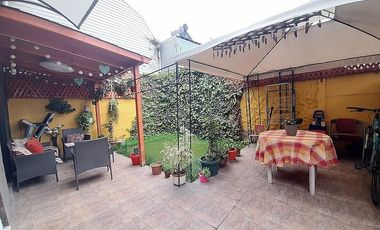 CASA EN PASAJE CERRADO / SAN PABLO / JOSÉ MANUEL GUZMAN