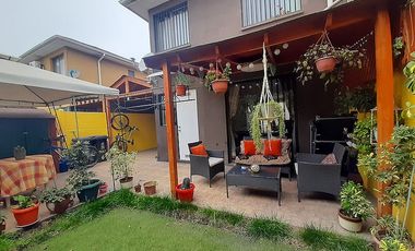 CASA EN PASAJE CERRADO / SAN PABLO / JOSÉ MANUEL GUZMAN