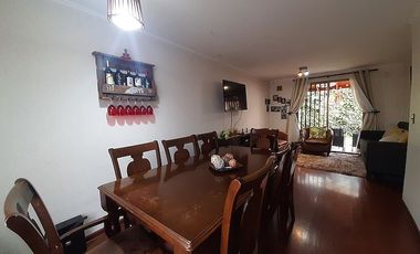CASA EN PASAJE CERRADO / SAN PABLO / JOSÉ MANUEL GUZMAN