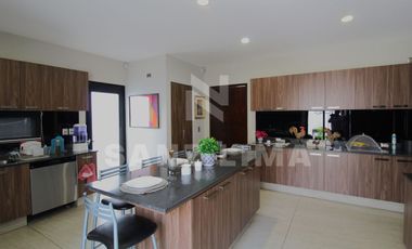 MAGNO RESIDENCIAL: Lujosa, luminosa y amplia residencia. ¡Conocela!