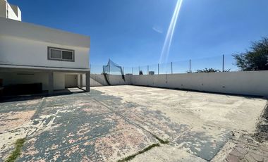 TERRENO COMERCIAL EN RENTA CON EXCELENTE UBICACION EN REAL DE JURIQUILLA, QRO