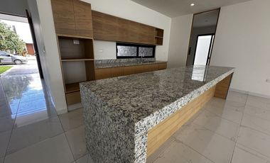 CASA EN VENTA UBICADA EN PARQUE NATURA I, CHOLUL, YUCATÁN