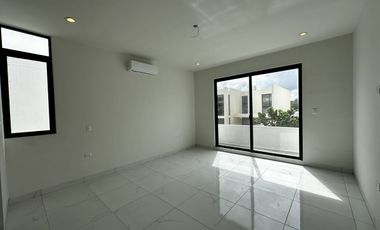 CASA EN VENTA UBICADA EN PARQUE NATURA I, CHOLUL, YUCATÁN