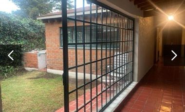 Casa en venta en la Herradura. Un piso y jardín