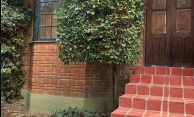 Casa en venta en la Herradura. Un piso y jardín