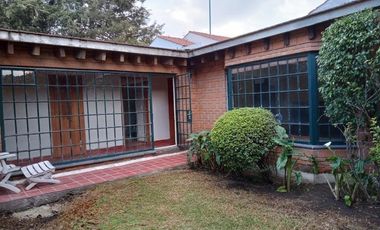 Casa en venta en la Herradura. Un piso y jardín