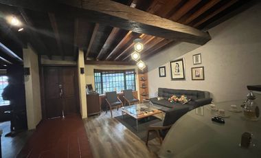 Casa en venta en la Herradura. Un piso y jardín