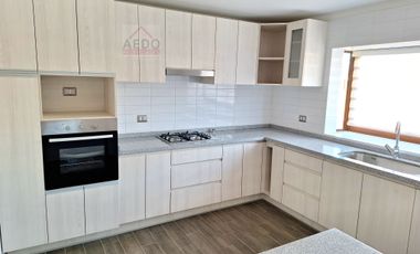 Se Arrienda Hermosa Casa de dos pisos, comuna de La Cruz