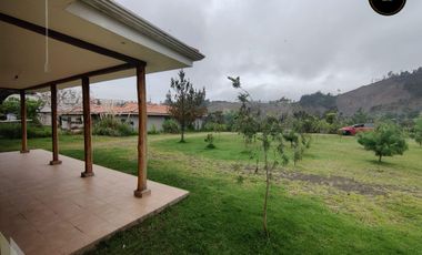 Casa de arriendo en Guangarcucho- Via jadan – código:19686