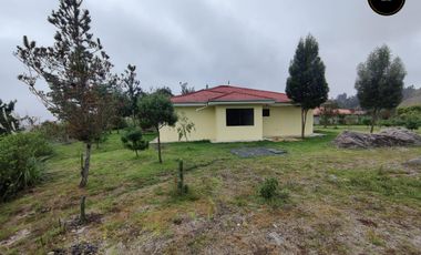 Casa de arriendo en Guangarcucho- Via jadan – código:19686