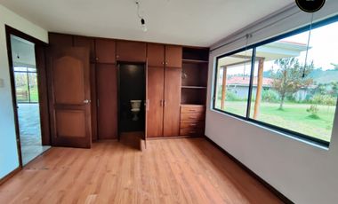 Casa de arriendo en Guangarcucho- Via jadan – código:19686