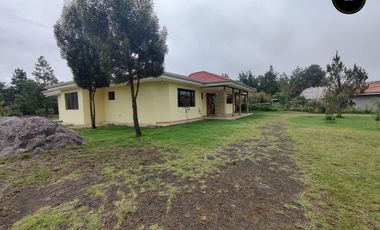 Casa de arriendo en Guangarcucho- Via jadan – código:19686