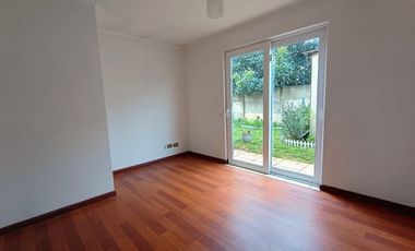 AMPLIA CASA EN SECTOR RESIDENCIAL DE VALDIVIA
