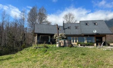VENTA CASA PUCÓN - LOS CALABOZOS 3D 3B 180M2