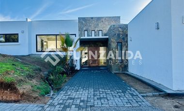 Casa en Venta en CC_ Camino el Toro, Lomas del Puangue