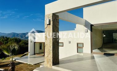 Casa en Venta en CC_ Camino el Toro, Lomas del Puangue