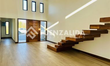 Casa en Venta en CC_ Camino el Toro, Lomas del Puangue