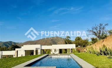 Casa en Venta en CC_ Camino el Toro, Lomas del Puangue