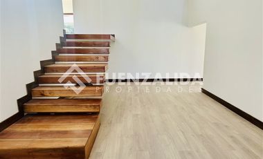 Casa en Venta en CC_ Camino el Toro, Lomas del Puangue