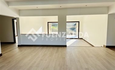 Casa en Venta en CC_ Camino el Toro, Lomas del Puangue