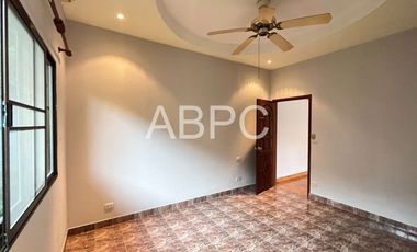 4 Bedrooms 3 Bathrooms in East Pattaya