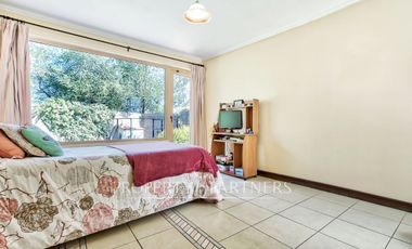 Exclusiva casa familiar de dos pisos con finas terminaciones en un excelente lugar para vivir