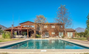 Casa en exclusivo Condominio, Camino El Oliveto