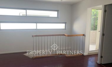 Moderna propiedad centrica en Peñaflor.