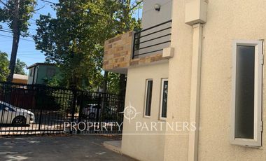 Moderna propiedad centrica en Peñaflor.