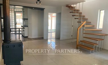 Moderna propiedad centrica en Peñaflor.