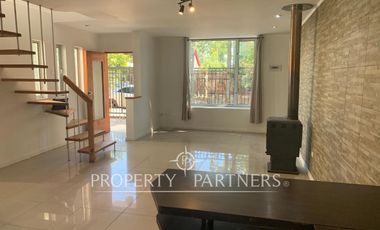 Moderna propiedad centrica en Peñaflor.