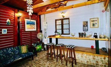 Casa en Esquina con Quincho en Peñaflor