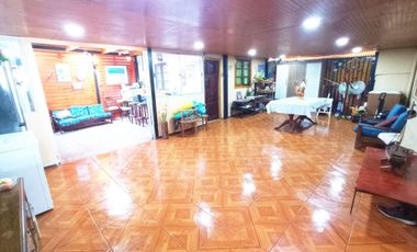 Casa en Esquina con Quincho en Peñaflor