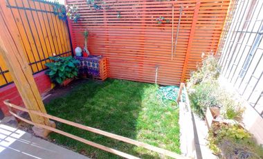 Casa en Esquina con Quincho en Peñaflor