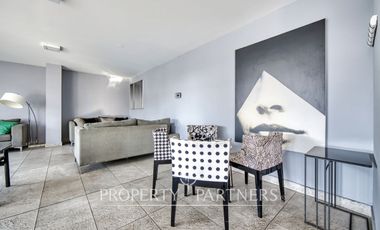 Venta Moderno departamento Gran vista, ubicación inmejorable en La Reina Central.