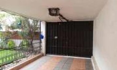 CASA EN VENTA EN CONJUNTO ATRÁS DE LA ESTACIÓN RIO COCA
