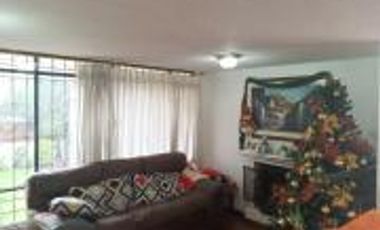 CASA EN VENTA EN CONJUNTO ATRÁS DE LA ESTACIÓN RIO COCA