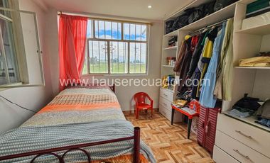 Terreno de 895 m² en venta al norte de Latacunga, ideal para industria, bodega o desarrollo mixto