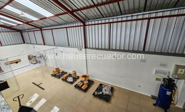 Terreno de 895 m² en venta al norte de Latacunga, ideal para industria, bodega o desarrollo mixto