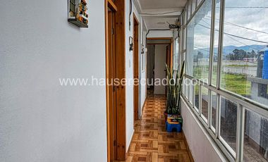 Terreno de 895 m² en venta al norte de Latacunga, ideal para industria, bodega o desarrollo mixto