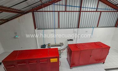 Terreno de 895 m² en venta al norte de Latacunga, ideal para industria, bodega o desarrollo mixto