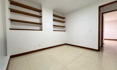 Se arrienda apartamento en Medellin sector Laureles