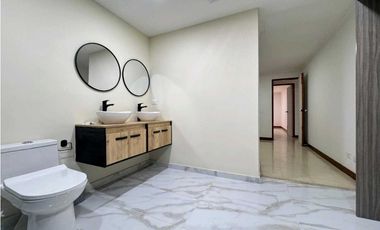Se arrienda apartamento en Medellin sector Laureles