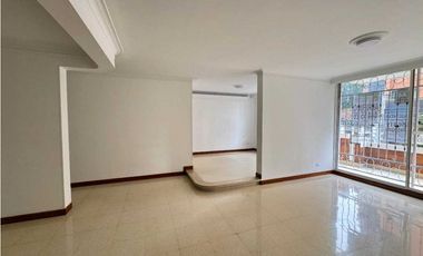 Se arrienda apartamento en Medellin sector Laureles