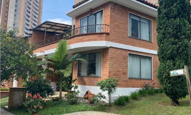 Se vende casa Duplex en Sabaneta sector San José z
