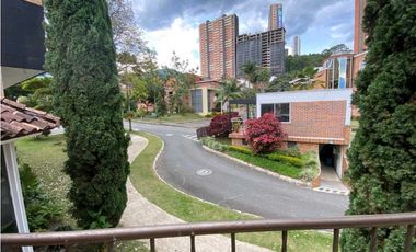 Se vende casa Duplex en Sabaneta sector San José z