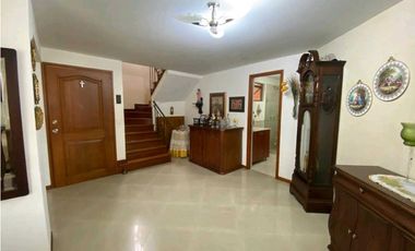 Se vende casa Duplex en Sabaneta sector San José z