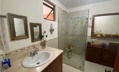 Se vende casa Duplex en Sabaneta sector San José z