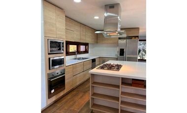 Arriendo casa en el Escobero